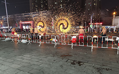 打铁花