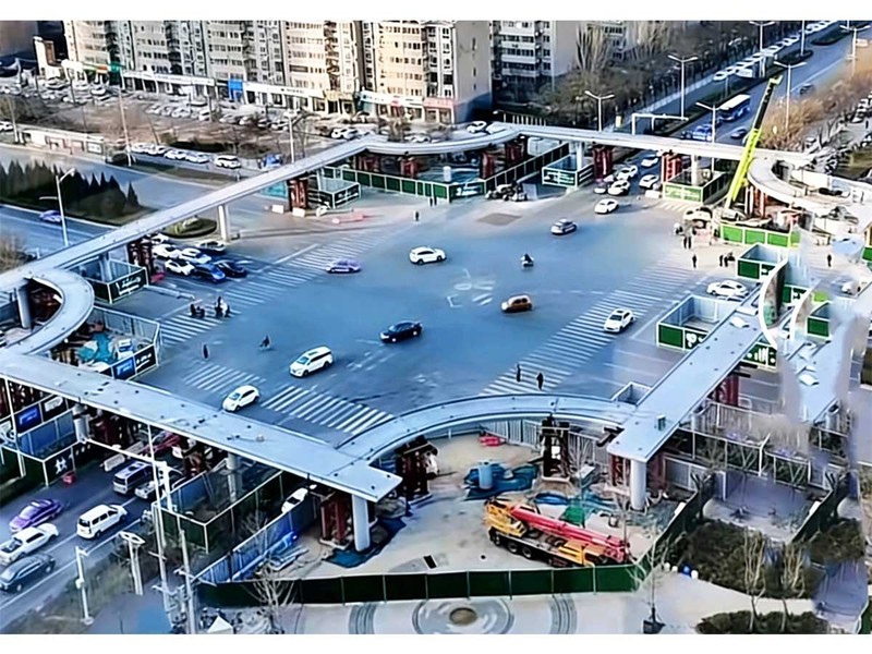 宝龙过街天桥
