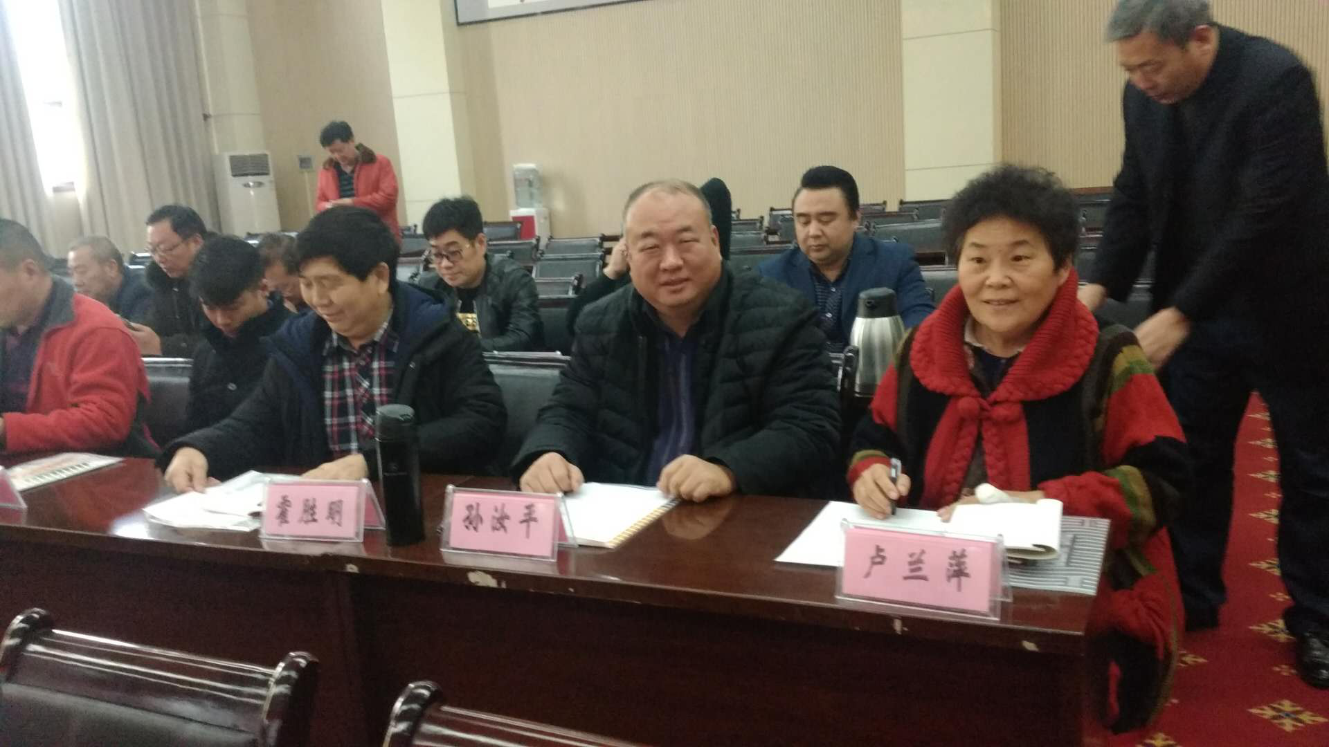 2017年11月27日至29日，新乡市川渝商会秘书长卢兰平代表商会参加市工商联组织的学习十九大培训班、图为在济源参观愚公移山展览馆02