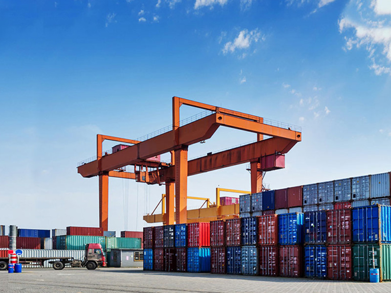 軌道集裝箱門(mén)式起重機(jī)