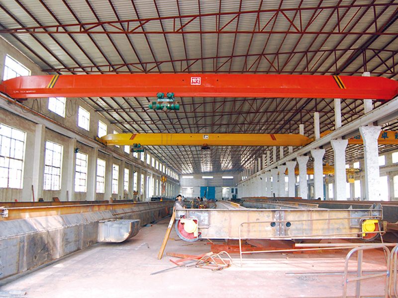 新型電動葫蘆單梁橋式起重機