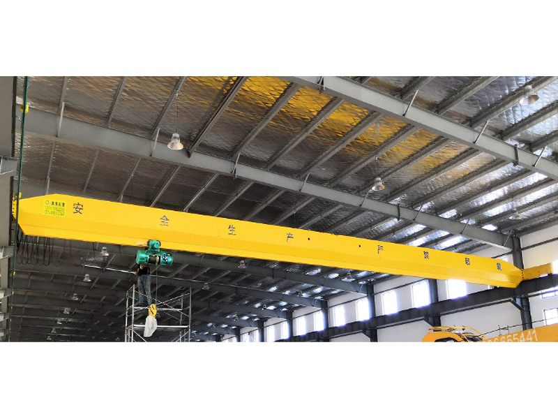新型電動(dòng)葫蘆雙梁橋式起重機(jī)