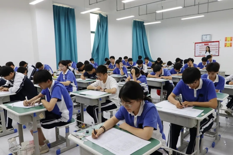 汇报学习成绩 检验教学成果