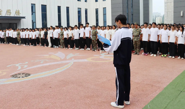 逐梦新学期 一起向未来丨我校举行开学升旗仪式