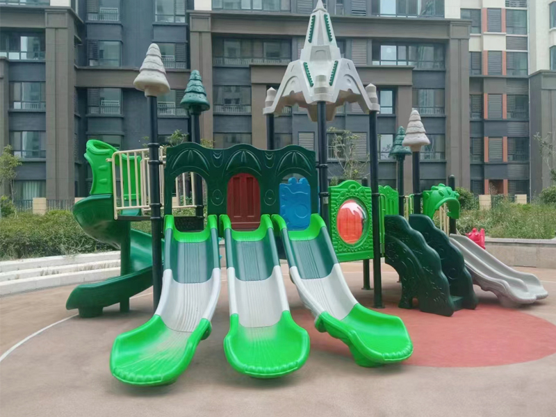 户外塑料滑梯