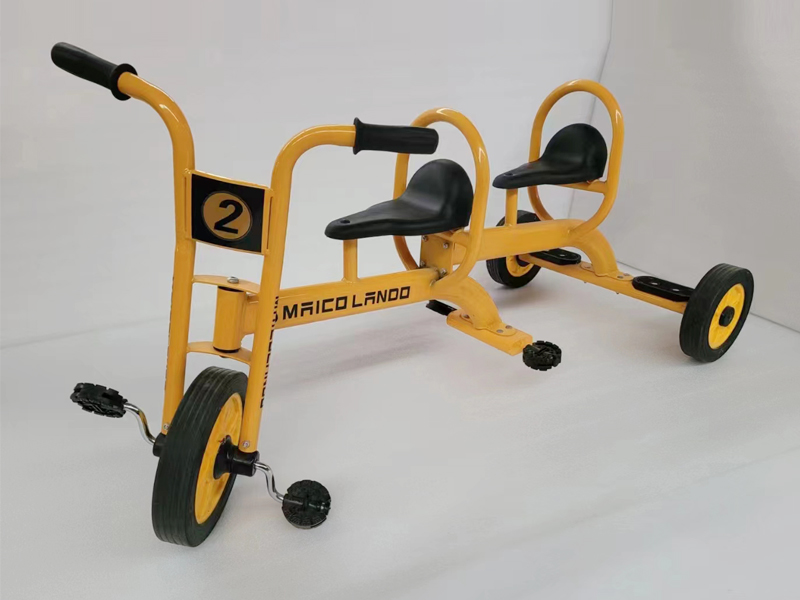 幼儿园双人三轮车