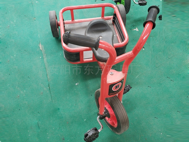 幼儿园三轮车