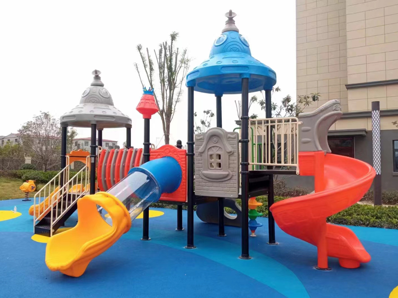 小区儿童滑梯
