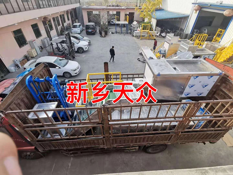 提升分拣一体机发货中