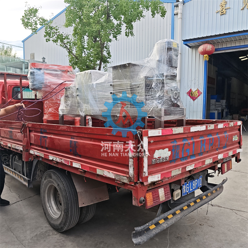 不锈钢260双螺旋压榨机发货