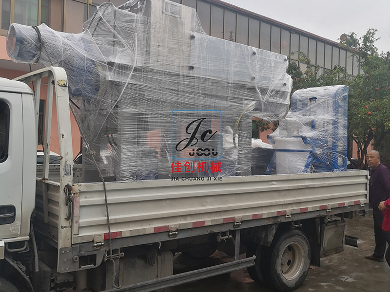 螺旋壓榨機(jī)發(fā)貨現(xiàn)場(chǎng)