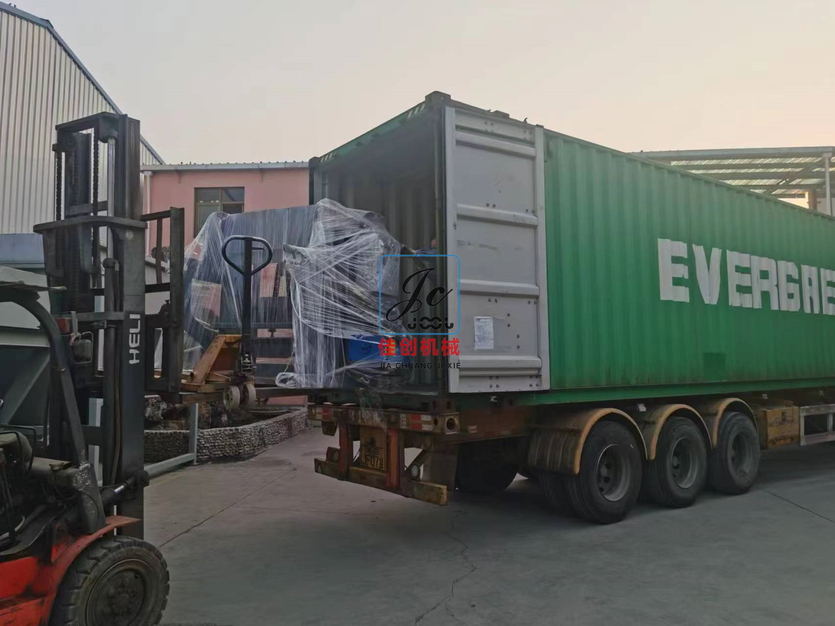 十六臺掛桶提升機(jī)裝柜