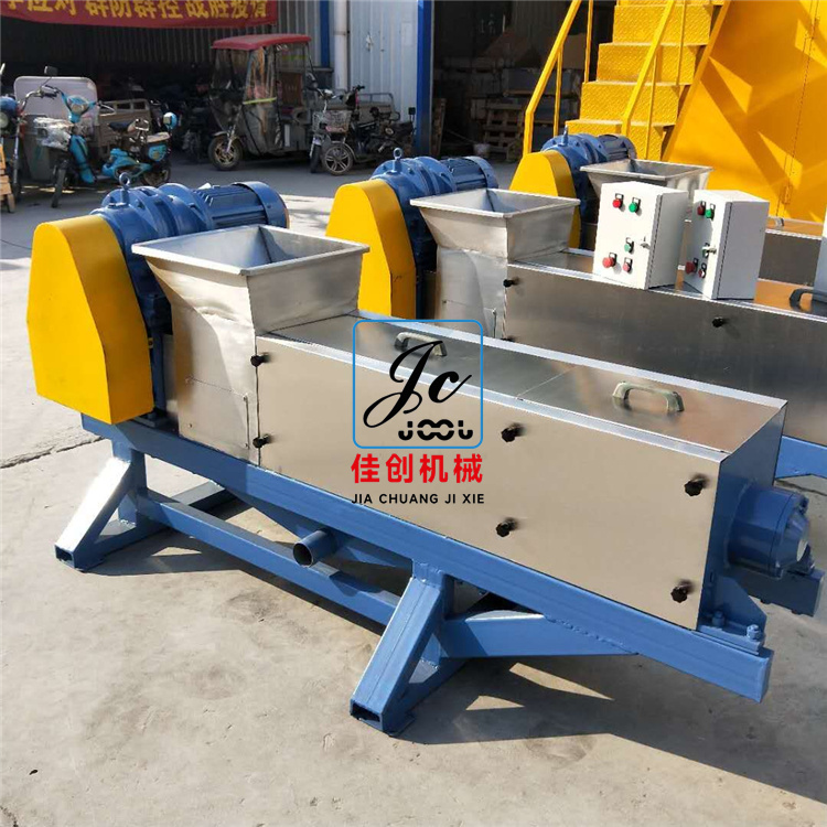 養(yǎng)殖場(chǎng)豬牛羊動(dòng)物糞便處理使用單螺旋壓榨機(jī)還是雙螺旋壓榨機(jī)效果更好？