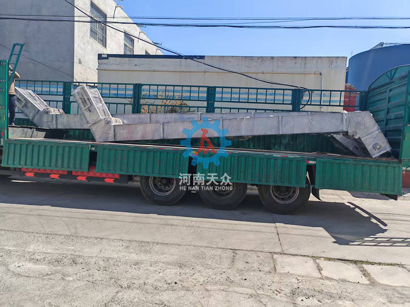 提升皮帶輸送機(jī)發(fā)貨