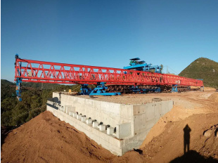 云南纹马21标 架桥机40-160