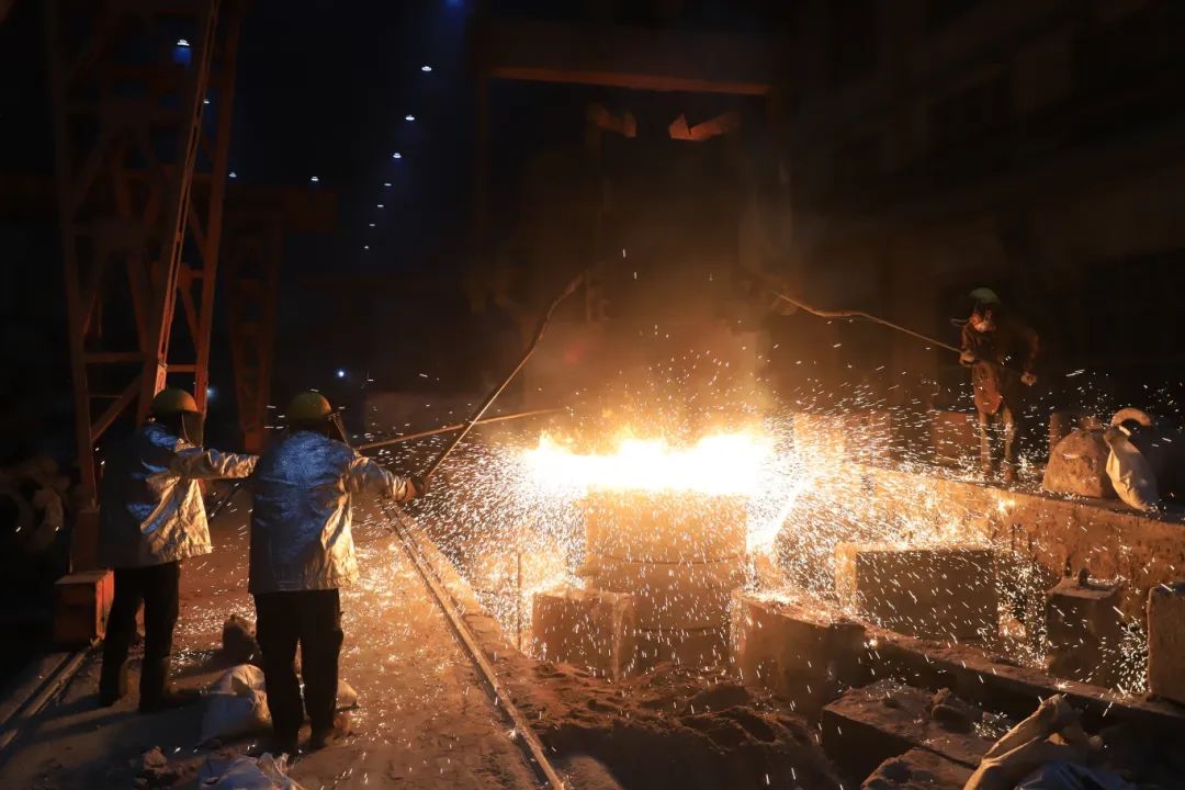 騰飛鑄鋼澆注現(xiàn)場(chǎng)