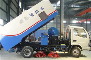 大型扫路车