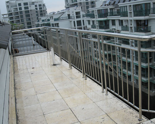 不锈钢阳台护栏厂家