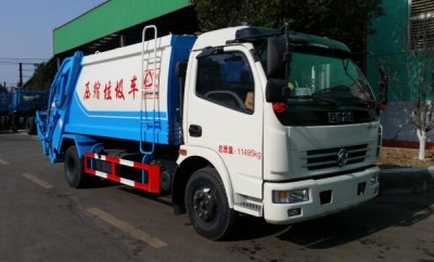 东风多利卡压缩式垃圾车