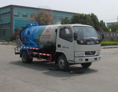 小多利卡真空吸污车