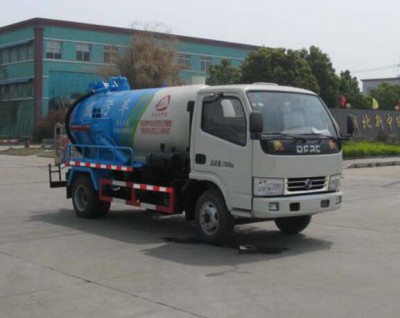 小多利卡真空吸污车