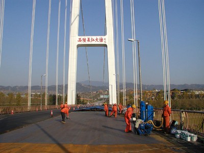 长江三峡西陵大桥环保喷砂防腐