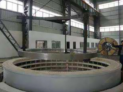 Well type heat treatment furnace