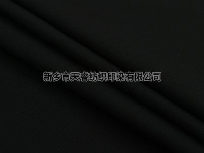 C/T 70/30  20*T300D/74*46  219GSM 防油防水WOR 防静电ANTI-STATIC 黑色BLACK