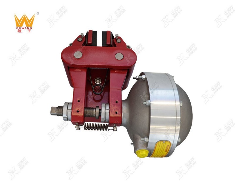 Pneumatic clamp disc brake