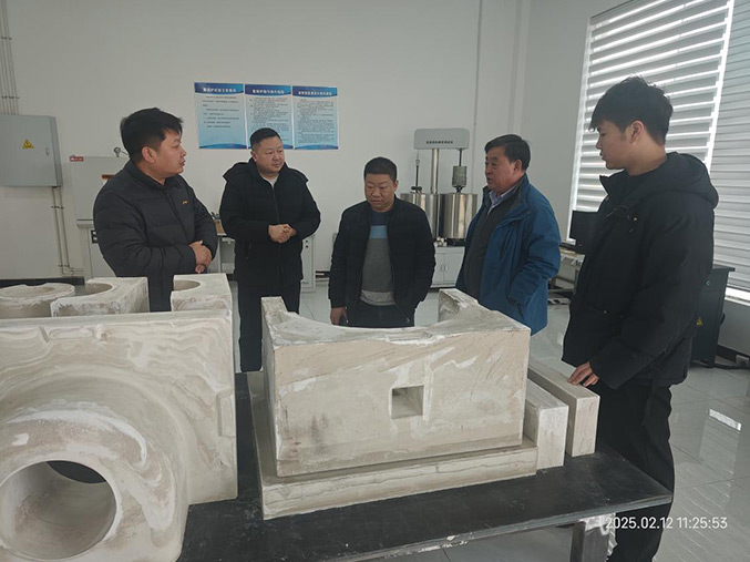 重庆三丰玻璃莅临河南省恒力耐火材料走访交流