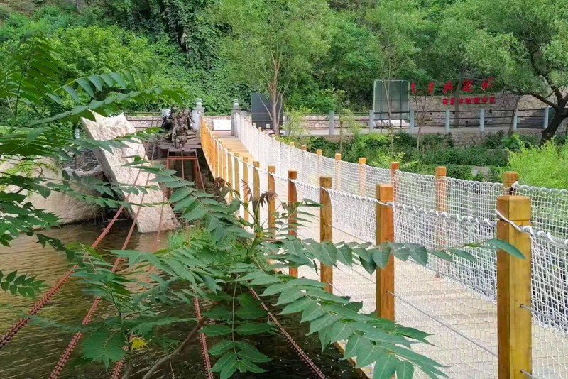 北京青龙峡风景区吊桥