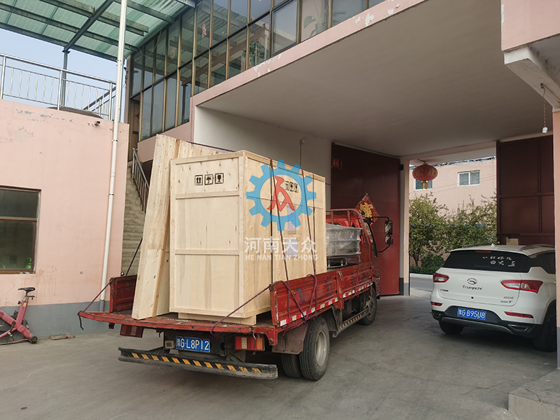 圆形振动筛发货