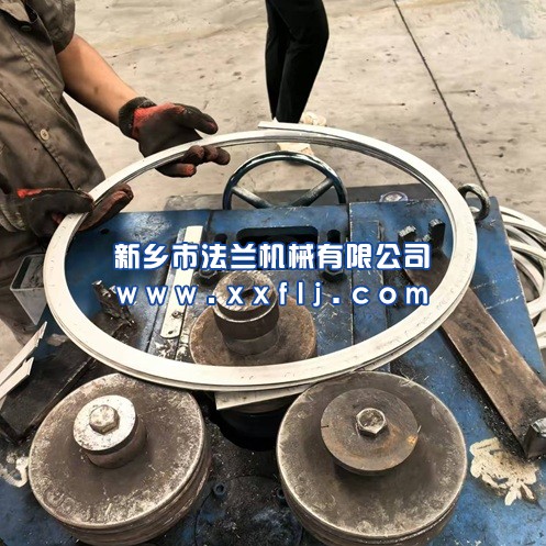 不銹鋼法蘭卷圓.jpg