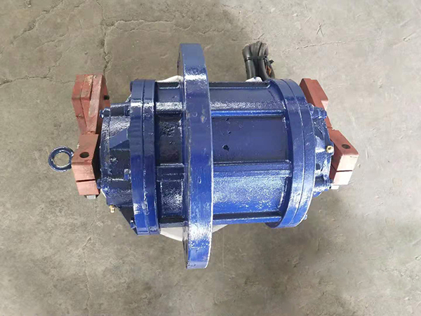 三圆堂定制振动电机 —— 筛分设备 “心脏”，10000 小时无故障保障