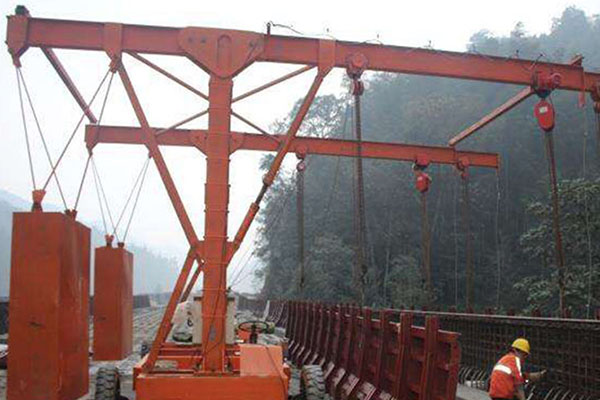 定柱式悬臂吊 定柱式悬臂吊.jpg