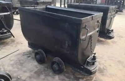 固定车厢式矿车