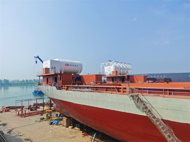 新鄉(xiāng)誠(chéng)德船舶LNG燃料罐