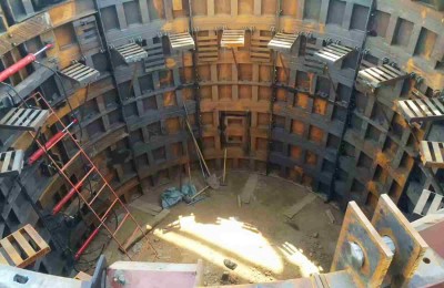 液压整体式模板