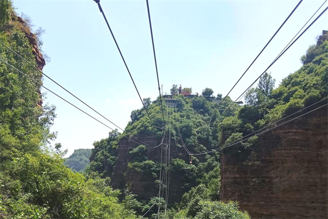 新世纪游乐河北邢台爱情山滑索 新世纪游乐河北邢台爱情山滑索
