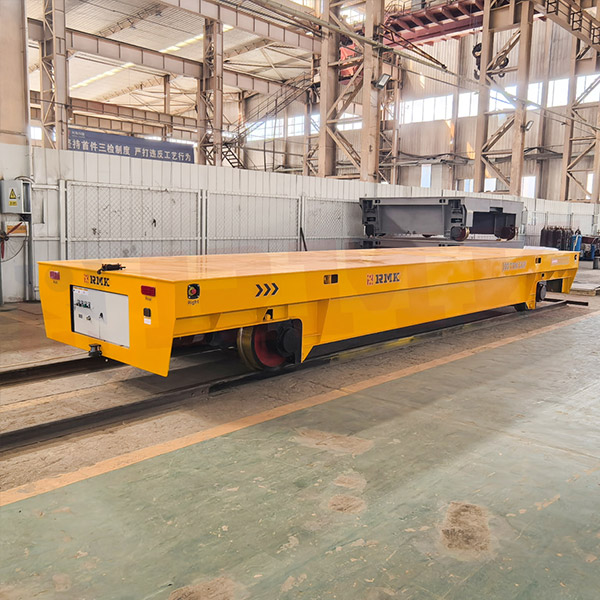 捷克100吨轨道车