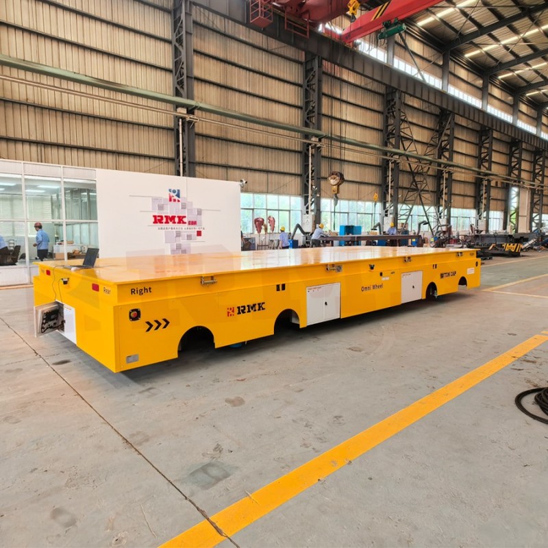 天然气罐运输50吨重型全向车