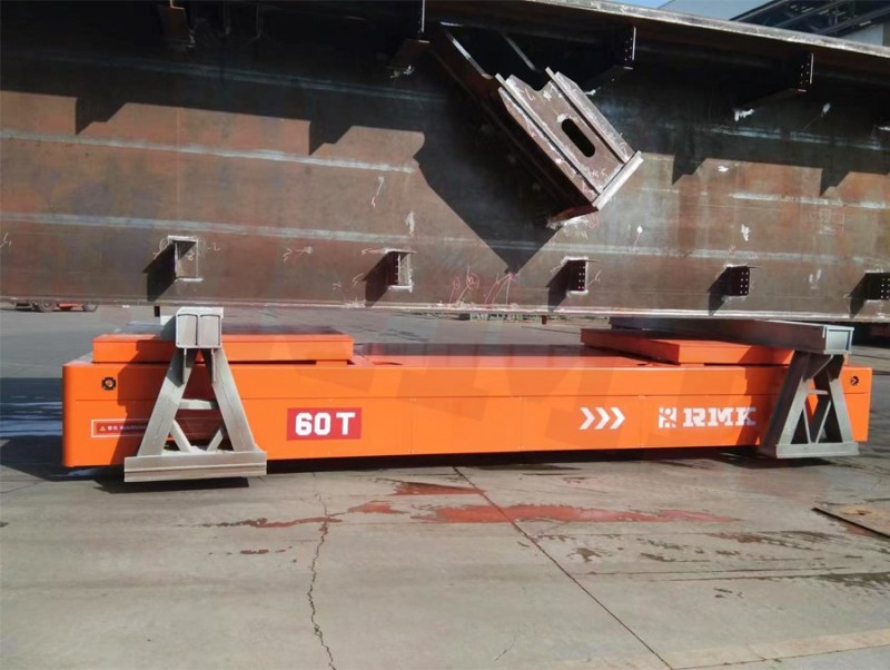 60吨液压转向升降无轨车