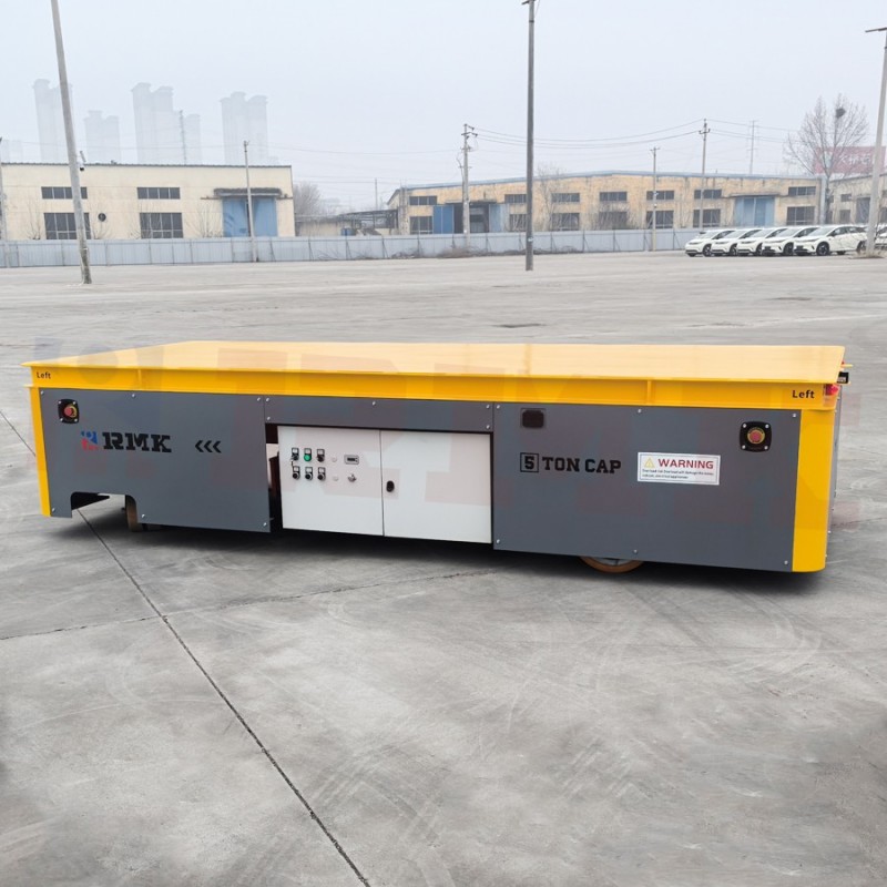 5吨差速转向无轨车