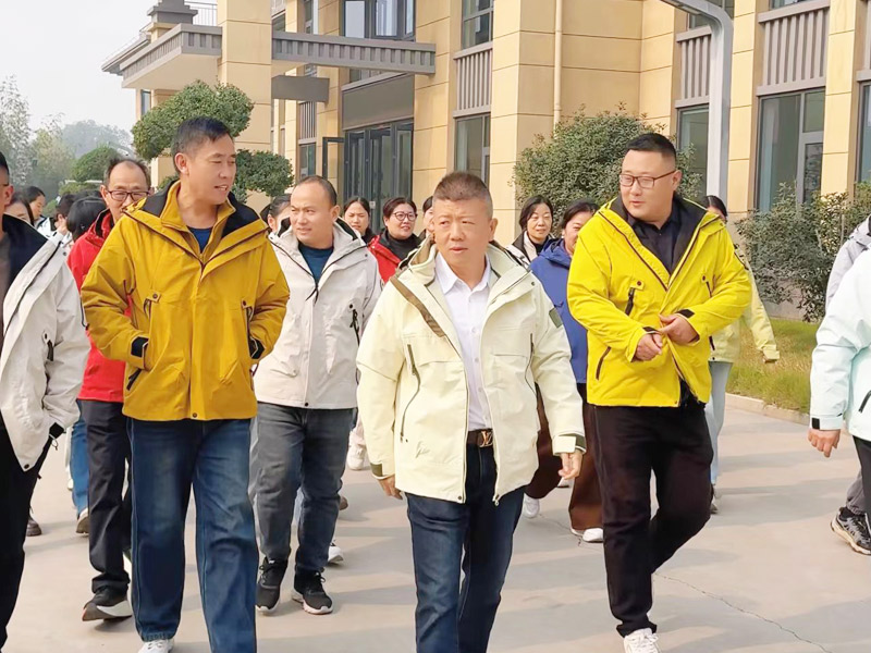 凝心聚力，砥砺前行