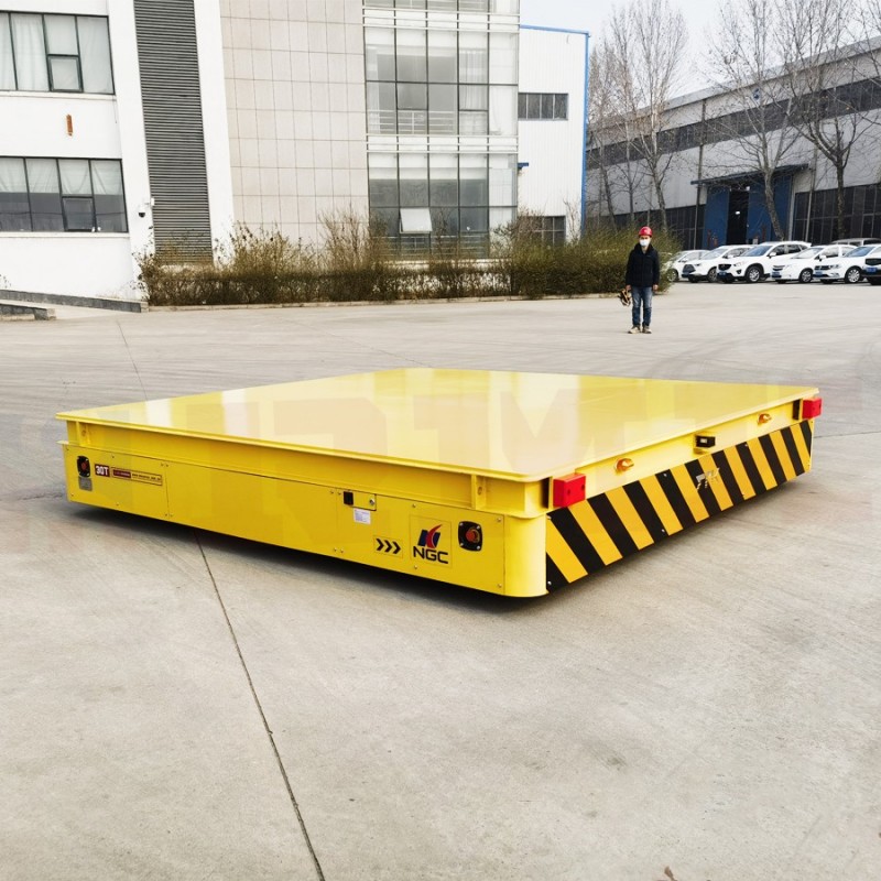 30吨锂电池无轨车