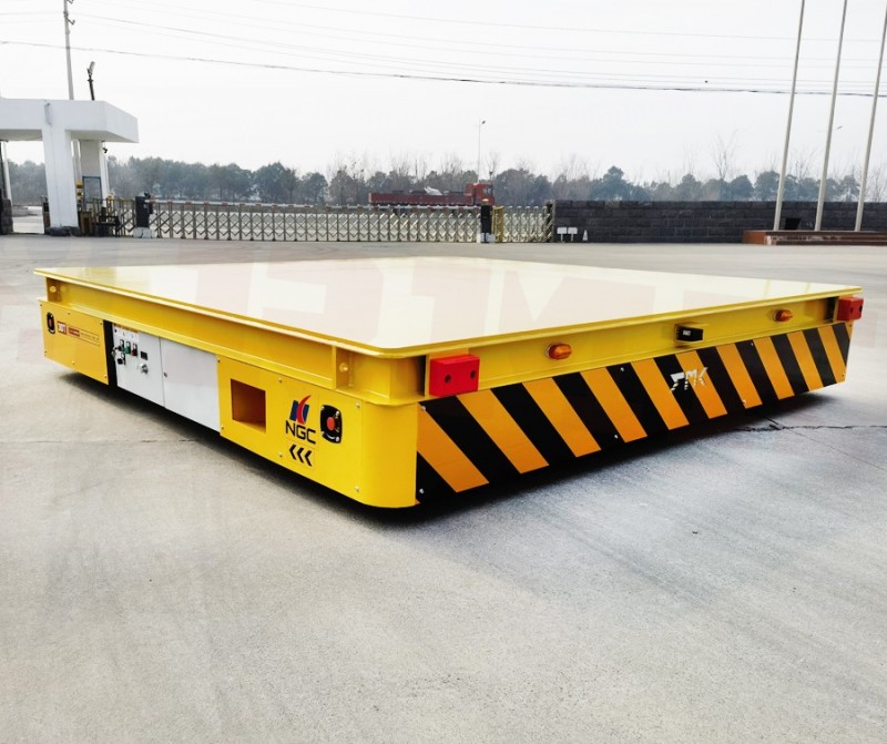 30吨锂电池无轨车