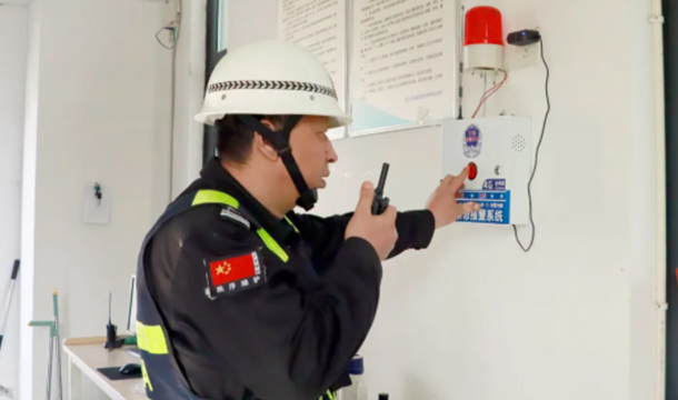 同守护 共成长丨我校开展校园安全防恐防暴应急演练