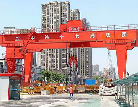 港口门式起重机 港口门式起重机.jpg