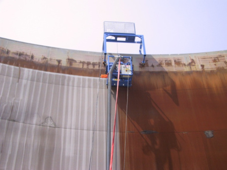 油罐內(nèi)部除銹