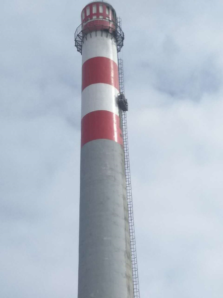 酒泉熱力有限公司煙囪外壁涂刷航標(biāo)